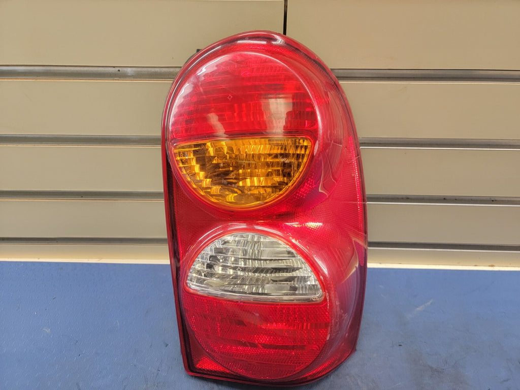 🔥2002-2004 Jeep Liberty Right Passenger Rh Side Tail Light 9903G DG1