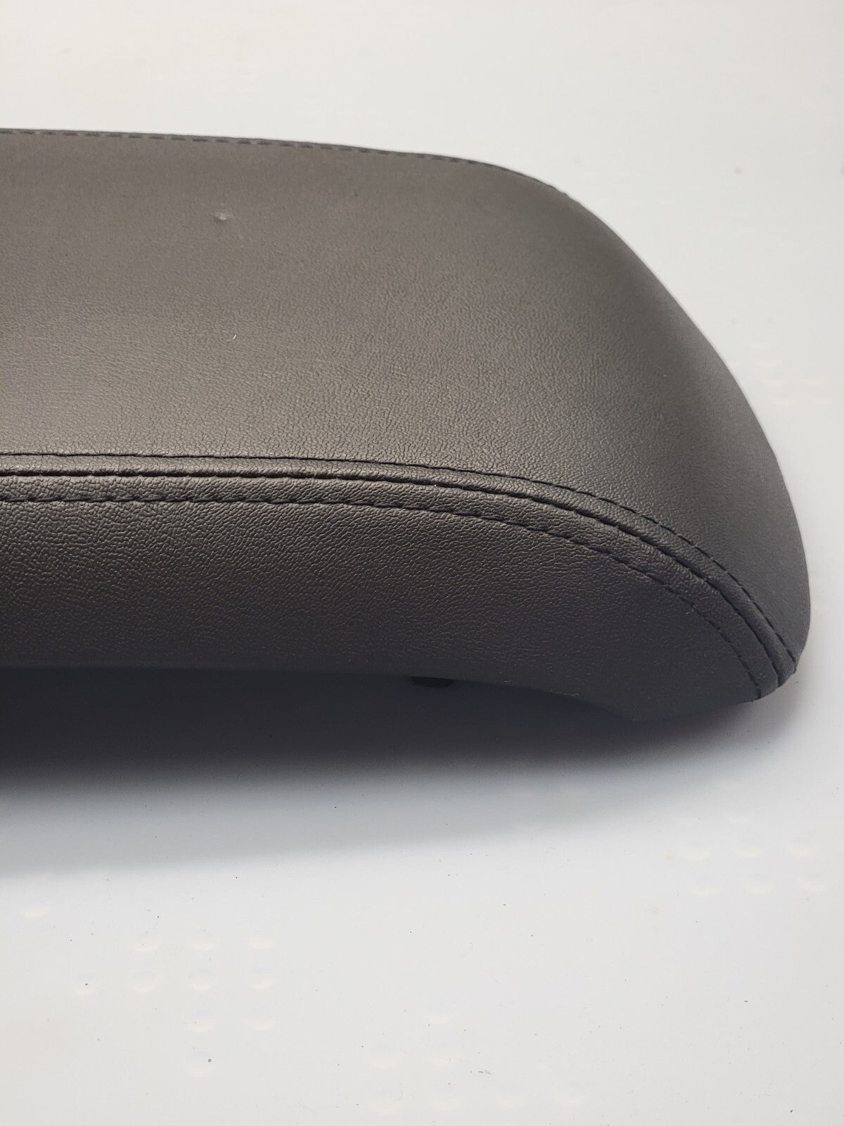 2007-2010 Ford Edge Center Console Lid Leather Arm rest Assembly OEM Black