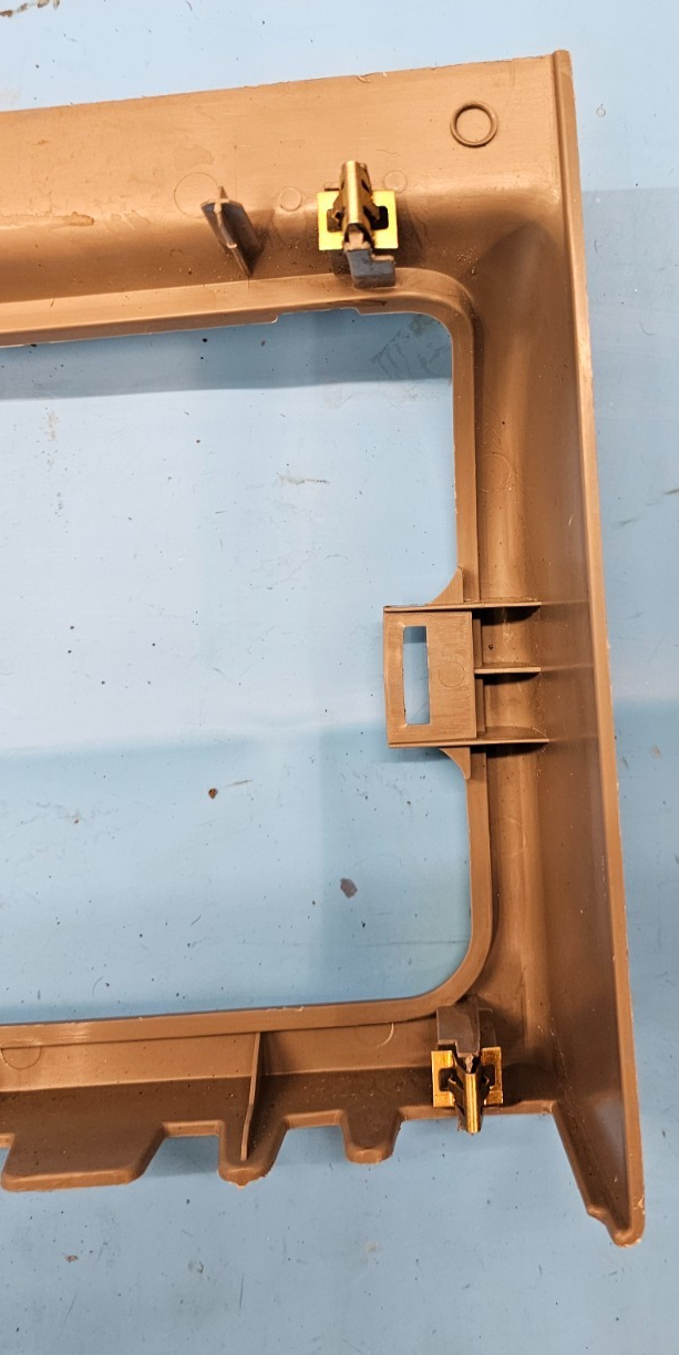 🔥03-06 CHEVY SILVERADO SIERRA DASH UPPER CENTER CONSOLE STORAGE CUBBY BEZEL TAN