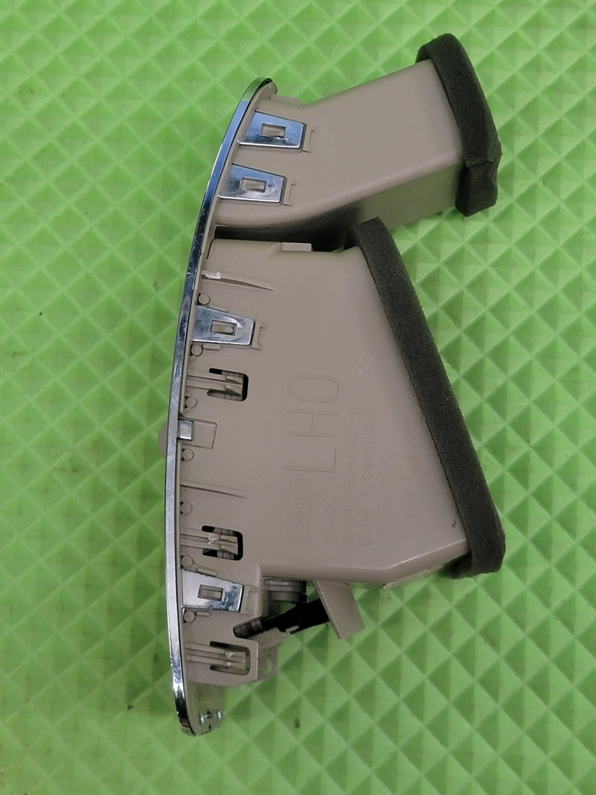 🔥2008-2012 Ford Escape Driver Left Front Air Dash Vent TAN VT9