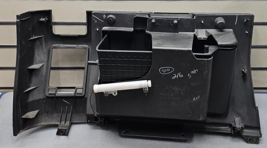 04-07 TITAN ARMADA Dash GLOVE BOX Storage Compartment Instrument Assembly Black