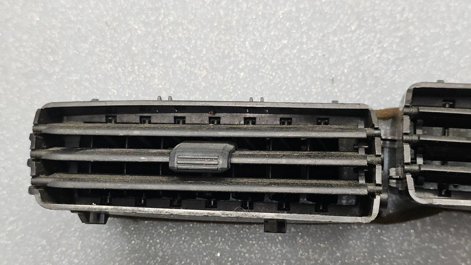 🔥08-11 Ford Focus Front Upper Center Dash Dual Air Vent Bezel Trim Panel Black