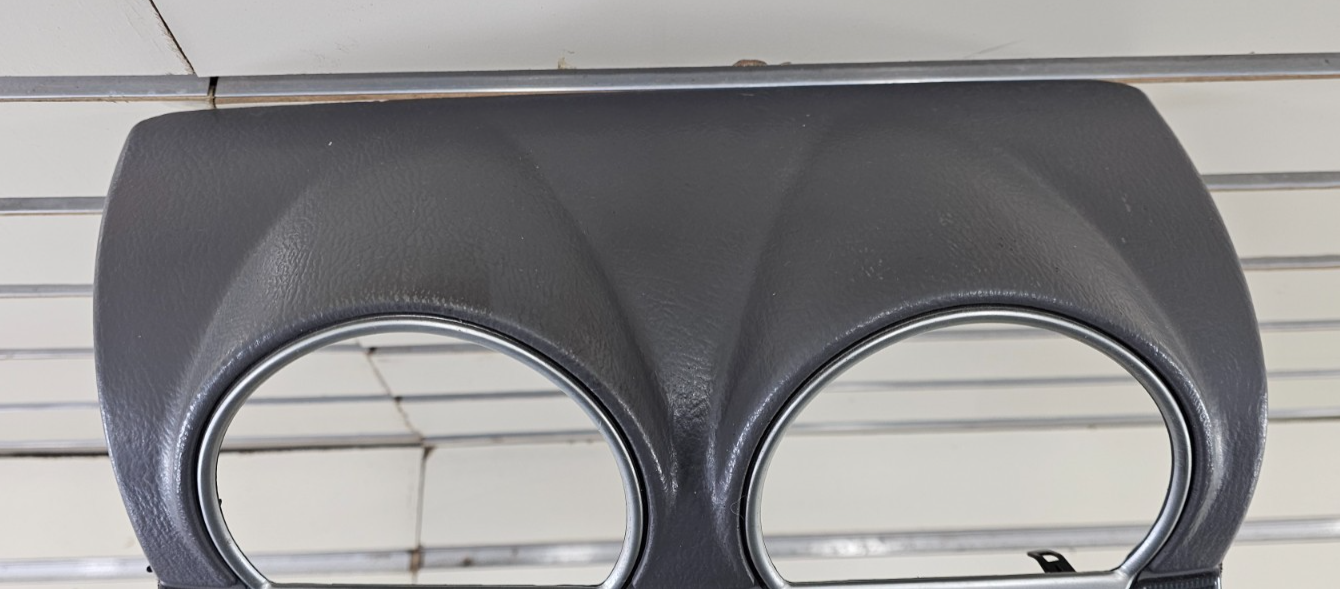 🔥03-08 ENVOY XL FRONT RADIO DASH SURROUND BEZEL TRIM PANEL CLIMATE BLACK