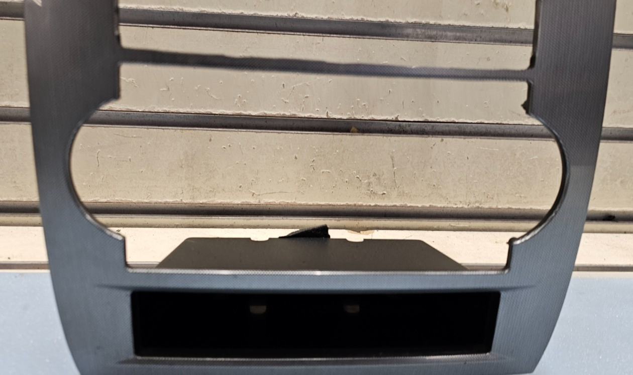 🔥05-07 CHRYSLER 300 CENTER DASH RADIO BEZEL CENTER TRIM PANEL SILVER OEM B16