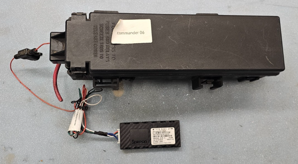 🔥2006 Commander Grand Cherokee 3.7L Engine HOOD FUSE Relay BOX Release Cover