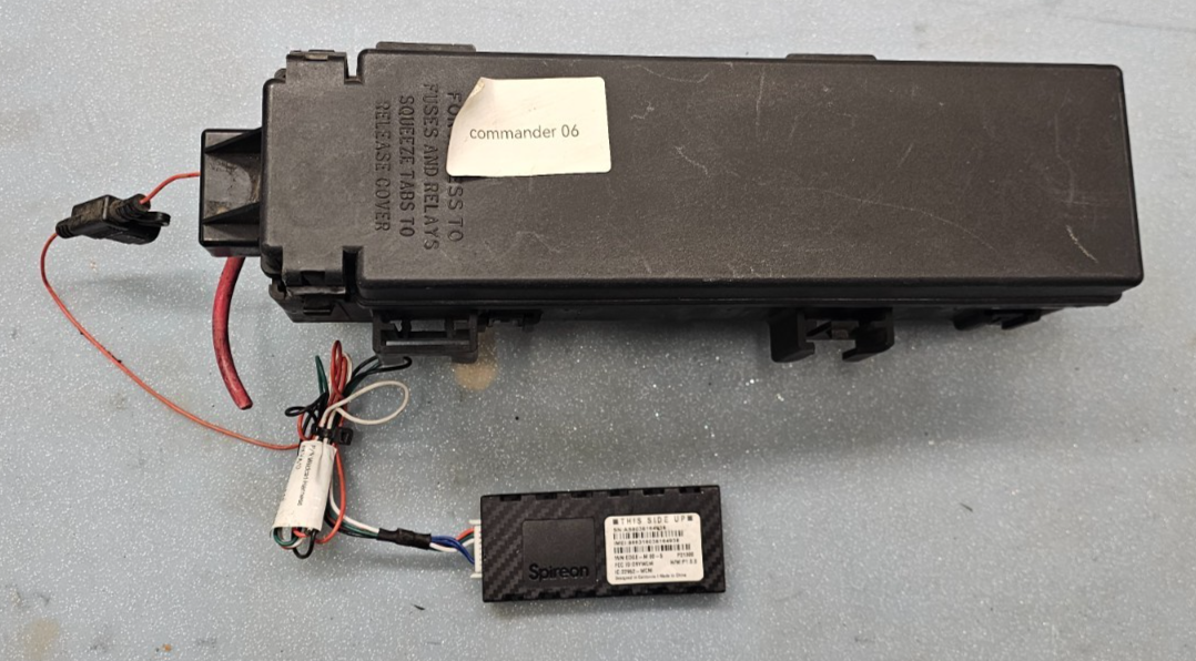 🔥2006 Commander Grand Cherokee 3.7L Engine HOOD FUSE Relay BOX Release Cover
