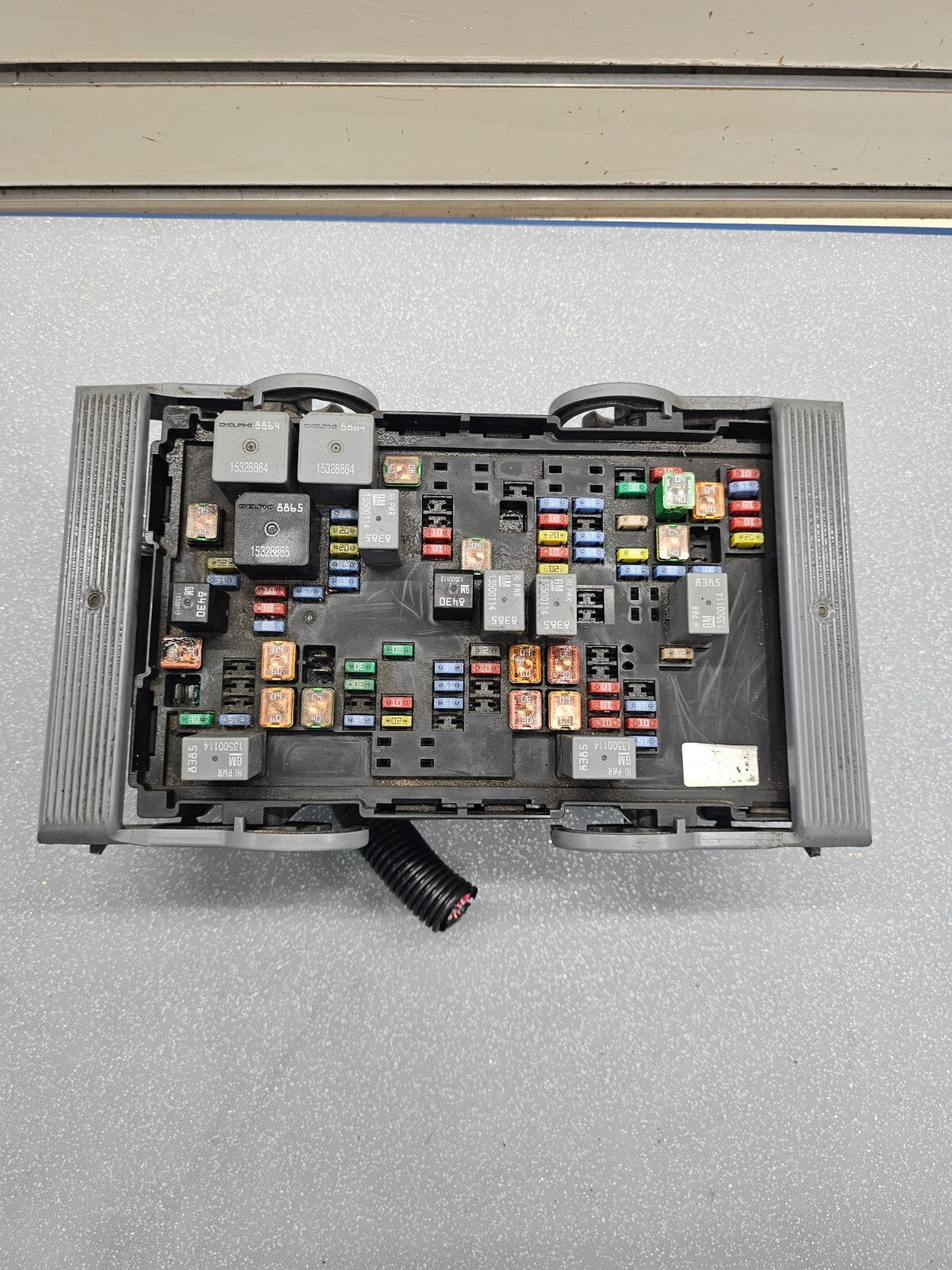 🔥10-13 Chevy Silverado GMC Sierra Fuse Box Relay Junction Power Module Unit OEM