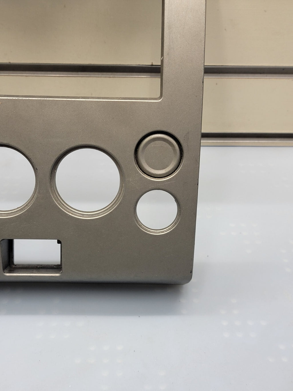 🔥2004-2007 NISSAN ARMADA STEREO RADIO DASH SURROUND PANEL TRIM BEZEL GREY