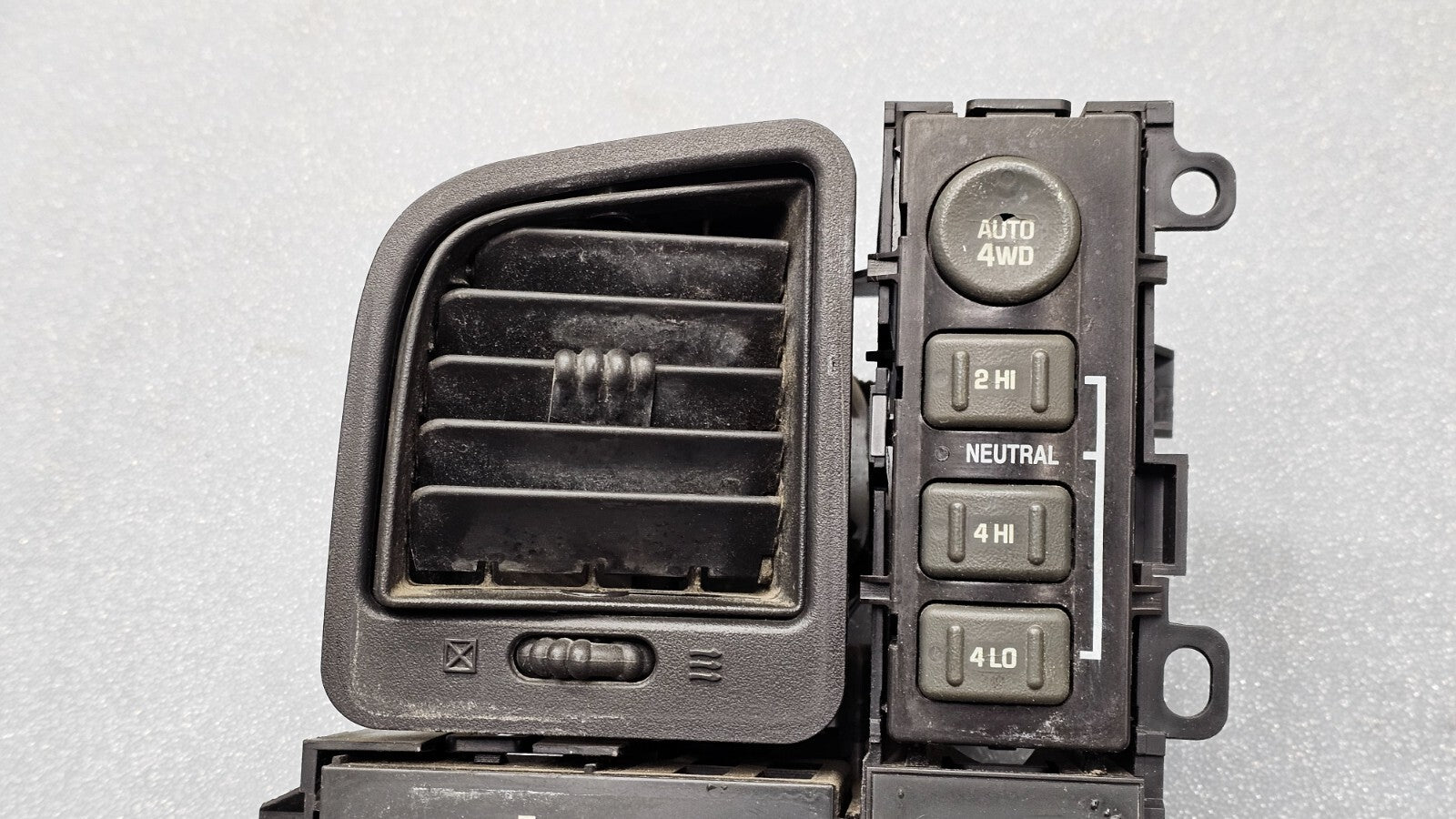 🔥99-06Chevy Silverado Sierra Tahoe Dash left Driver Air Vent Conditioning Black