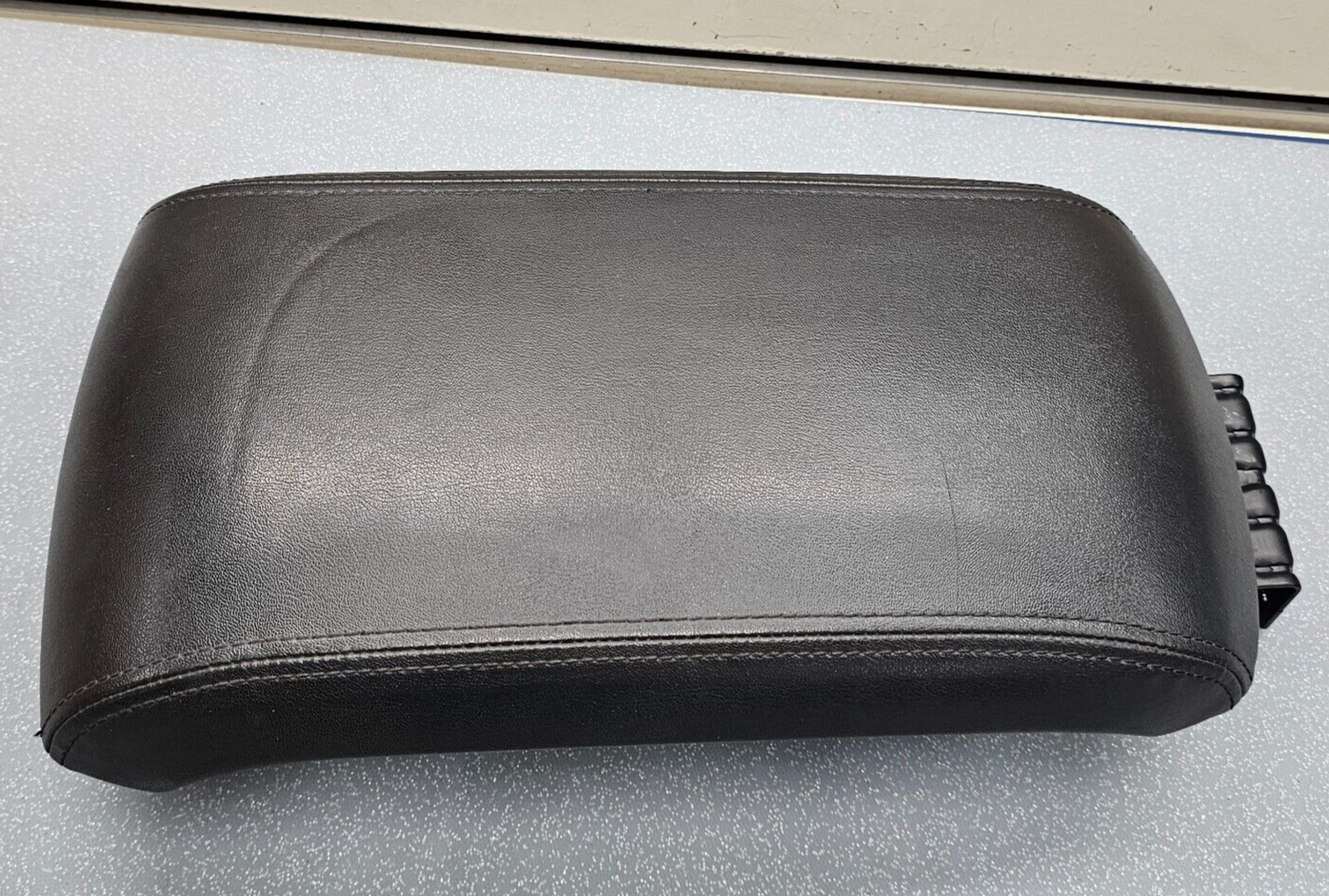 07-10 Lincoln MKX Console Lid Pull Cover Top Pad Leather Arm Rest Assembly Black