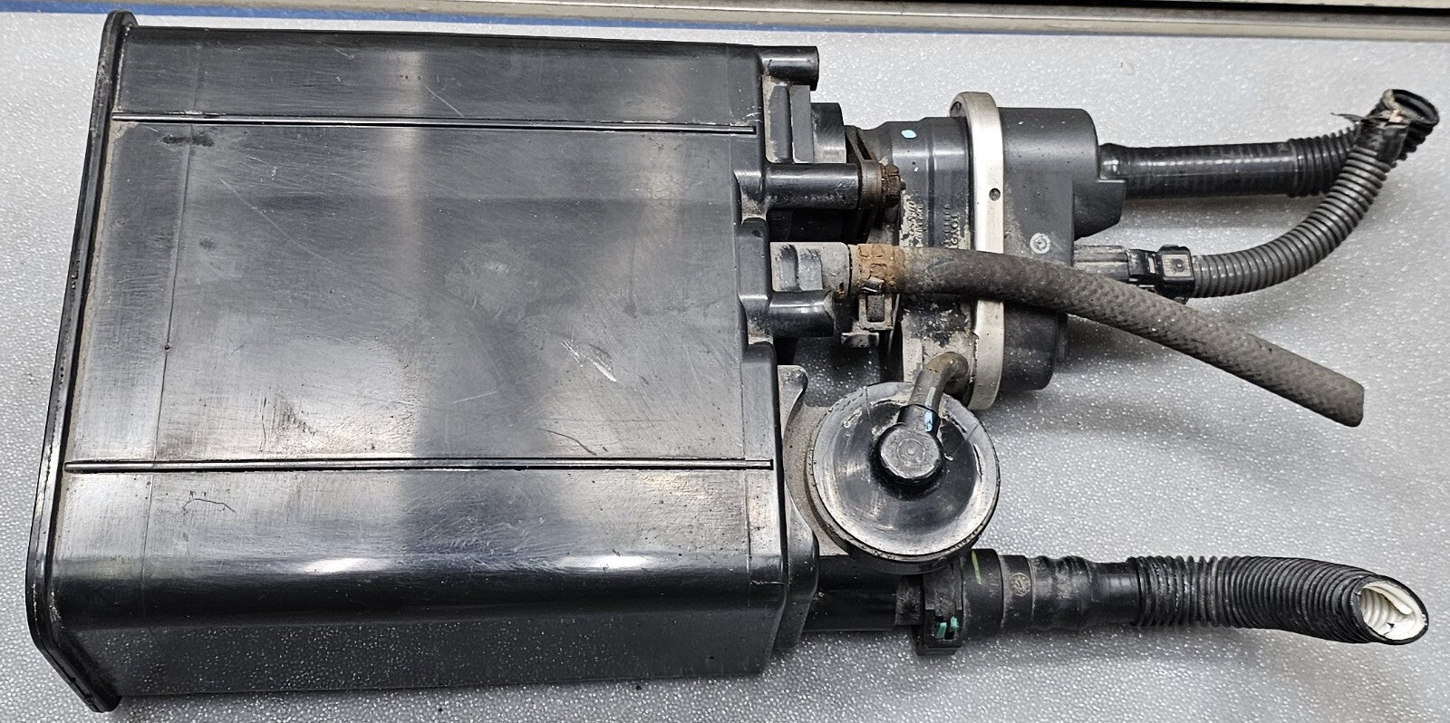 🔥06-11 TOYOTA YARIS FUEL VAPOR CHARCOAL EVAP EMMISION CANISTER ASSEMBLY GENUINE