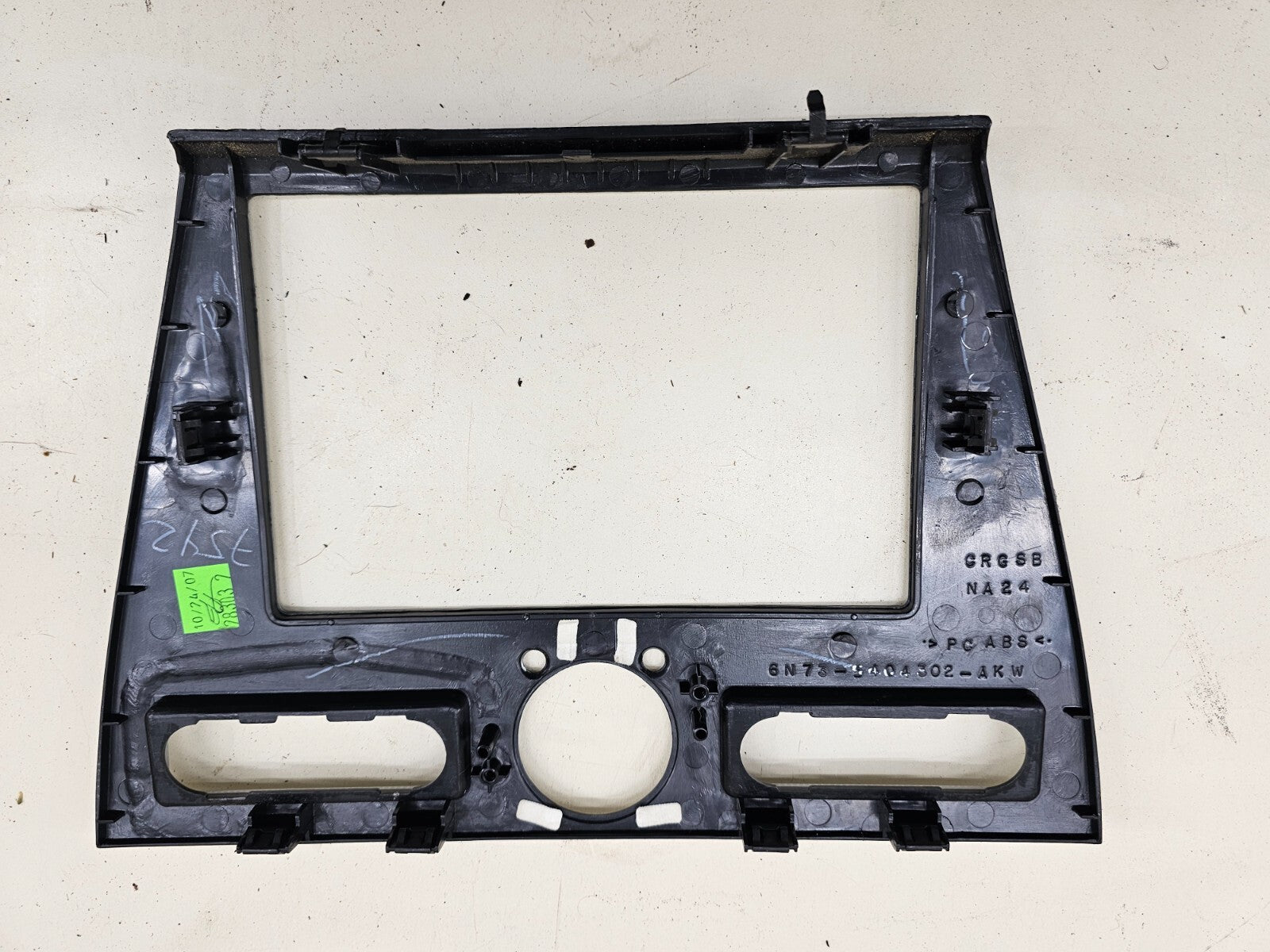 06-09 Ford Fusion Mercury Milan Front Center Dash Trim Panel Radio Bezel SILVER
