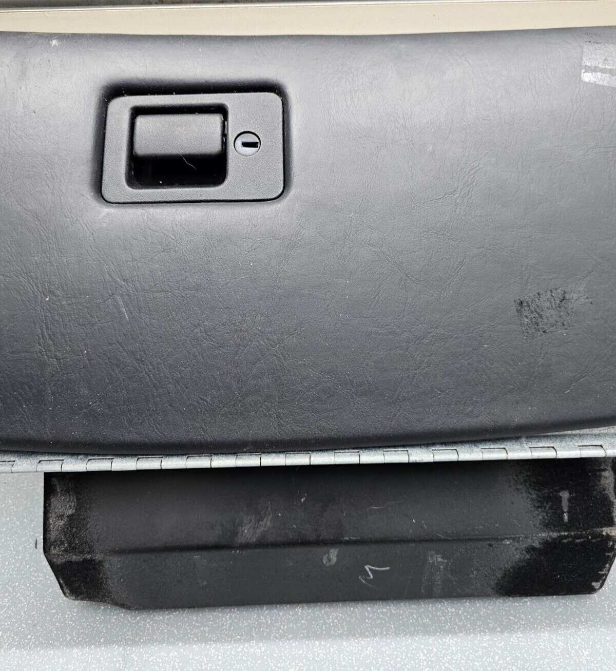 03-11 Town Car Dash Glove Box Storage Compartment Lid Door Cover Assembly Black