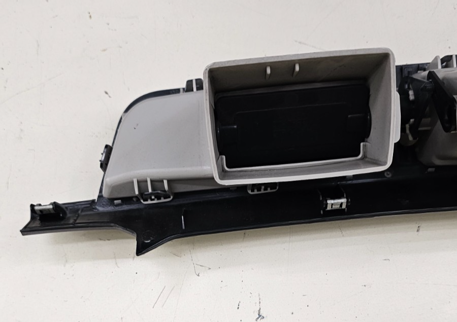 🔥09-14 Volkswagen Routan Dash Front Center Trim Bezel Panel Air Vent Silver OEM
