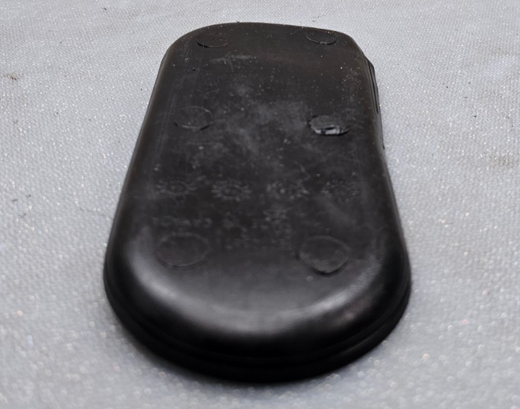 🔥03-07 TAHOE SILVERADO FRONT CENTER CONSOLE INSERT MAT LINER RUBBER BLACK