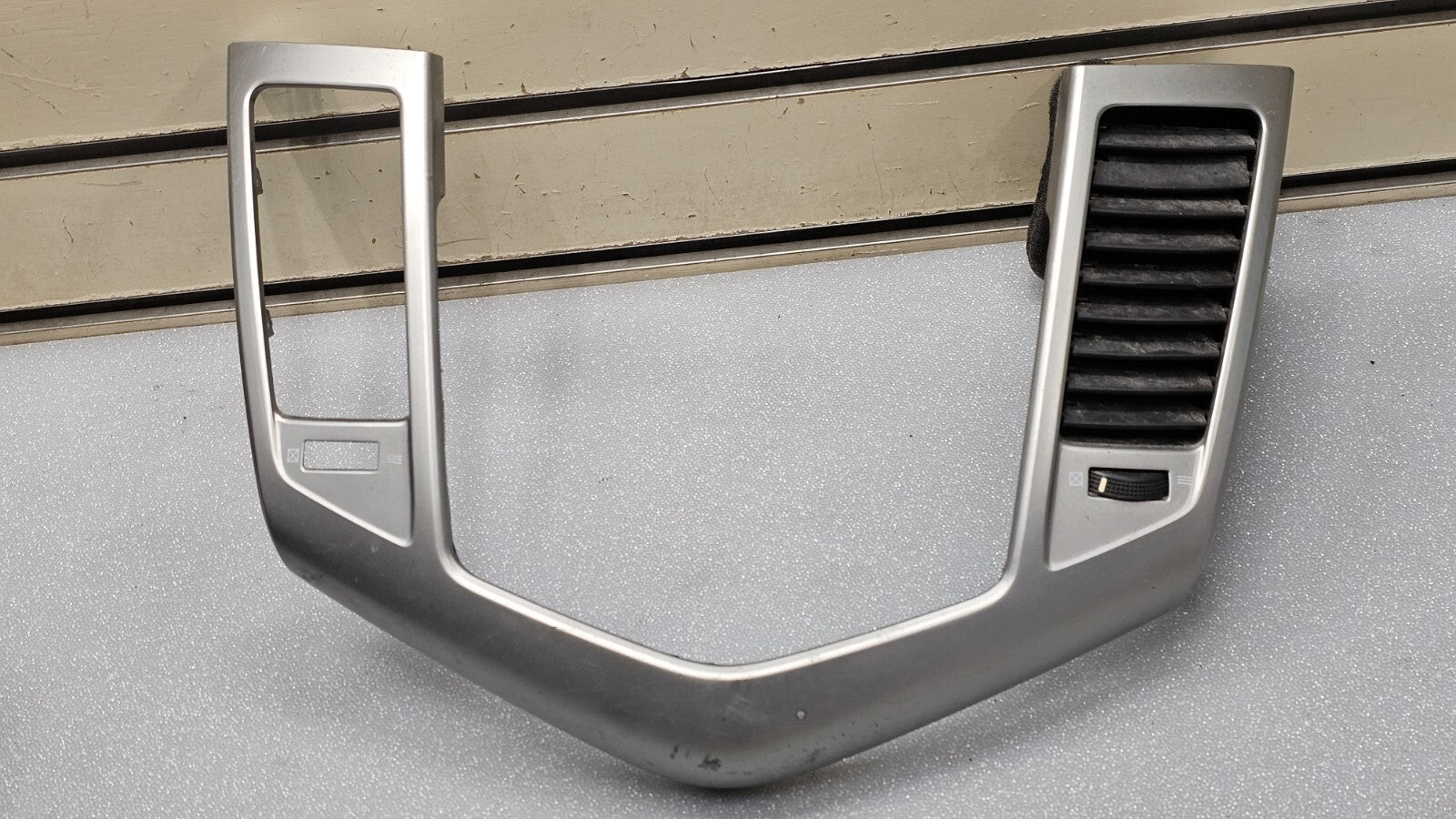 🔥11-15 Chevrolet Cruze Radio Bezel Center Air Vent Heater Conditioning Silver