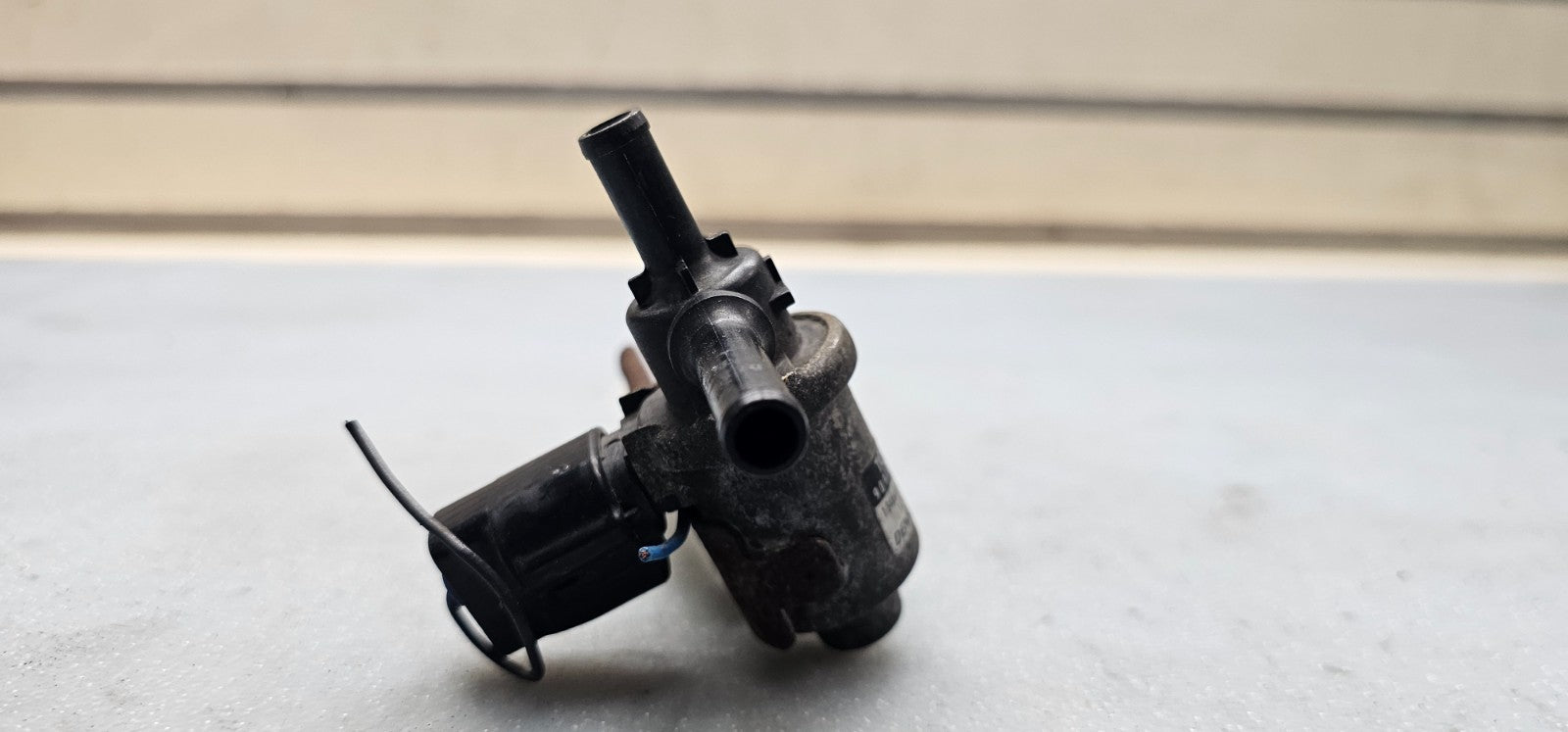 🔥03-06  Toyota Corolla /Matrix Vacuum Switch Valve /TC
