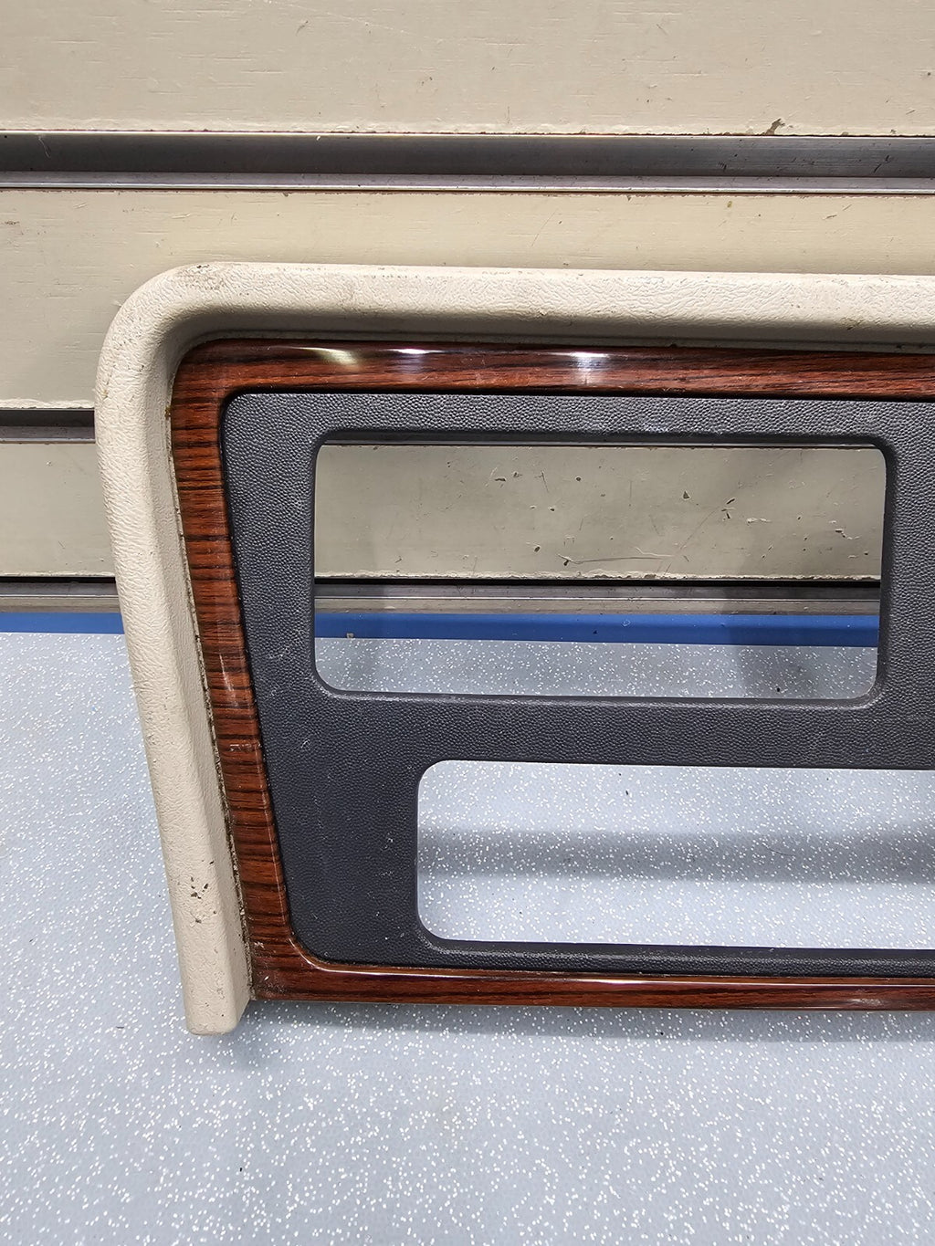 🔥02-06 Escalade Dash AM FM Radio Bezel Trim Instrument Panel Assembly woodgrain
