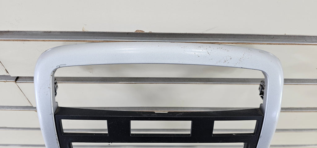 🔥07-09 Chevrolet Equinox Center Dash Radio Climate Bezel Surround Trim silver