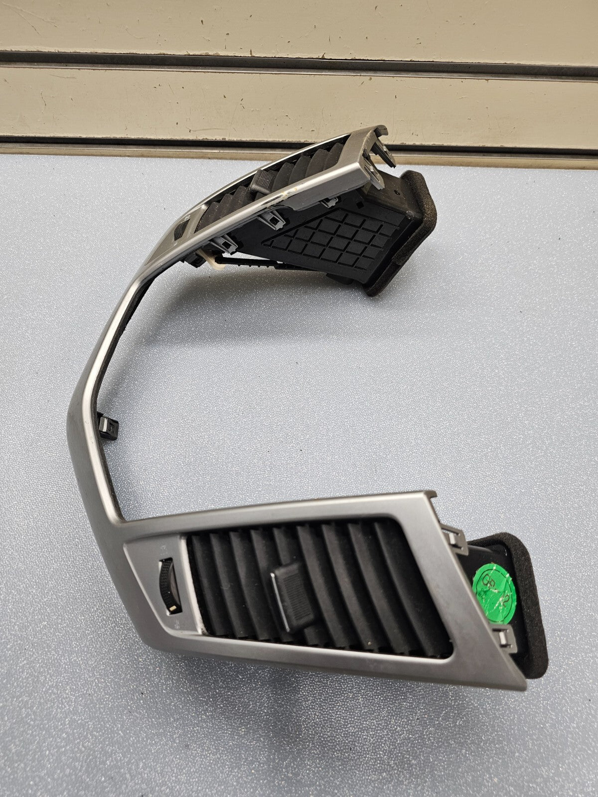 🔥2011 - 2015 Chevrolet Cruze Center Dash Air Vent Bezel trim silver