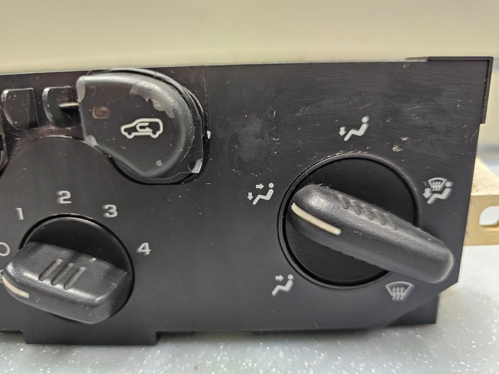 🔥04-12 Colorado Canyon Dash Heater Temperature climate control Air Conditioner