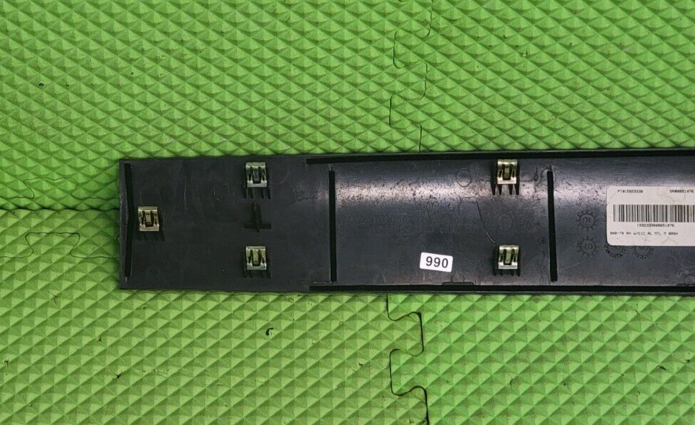 07-14 Yukon Tahoe Suburban Burl Front Dash Belt Trim A/C Vents F201 Silver