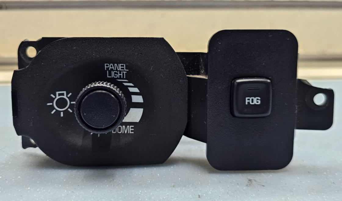 🔥2000-2005 Chevrolet Monte Carlo & Impala Dome Light Fog Light Switch OEM