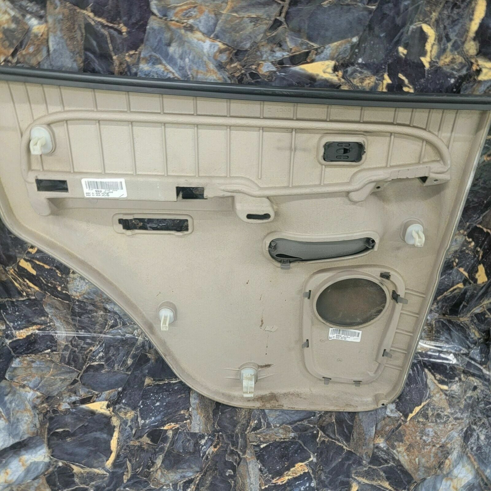 🔥99-06 Silverado SIERRA Door Panel Rear RIGHT /No Arm LIGHT GRAY auto H2 D7