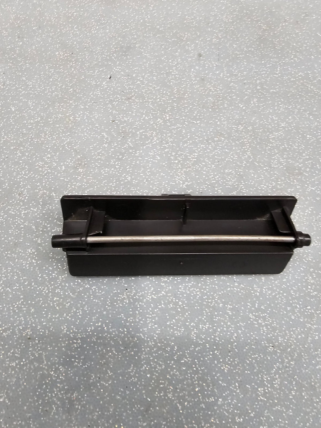 🔥07-13 Chevy Silverado Sierra Center floor Console lower compartment Lid latch