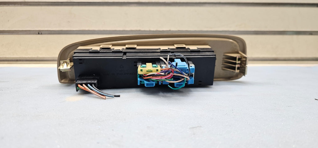 🔥02-05 BUICK RAINER ENVOY RIGHT PASSENGER SIDE WINDOW SWITCH TAN