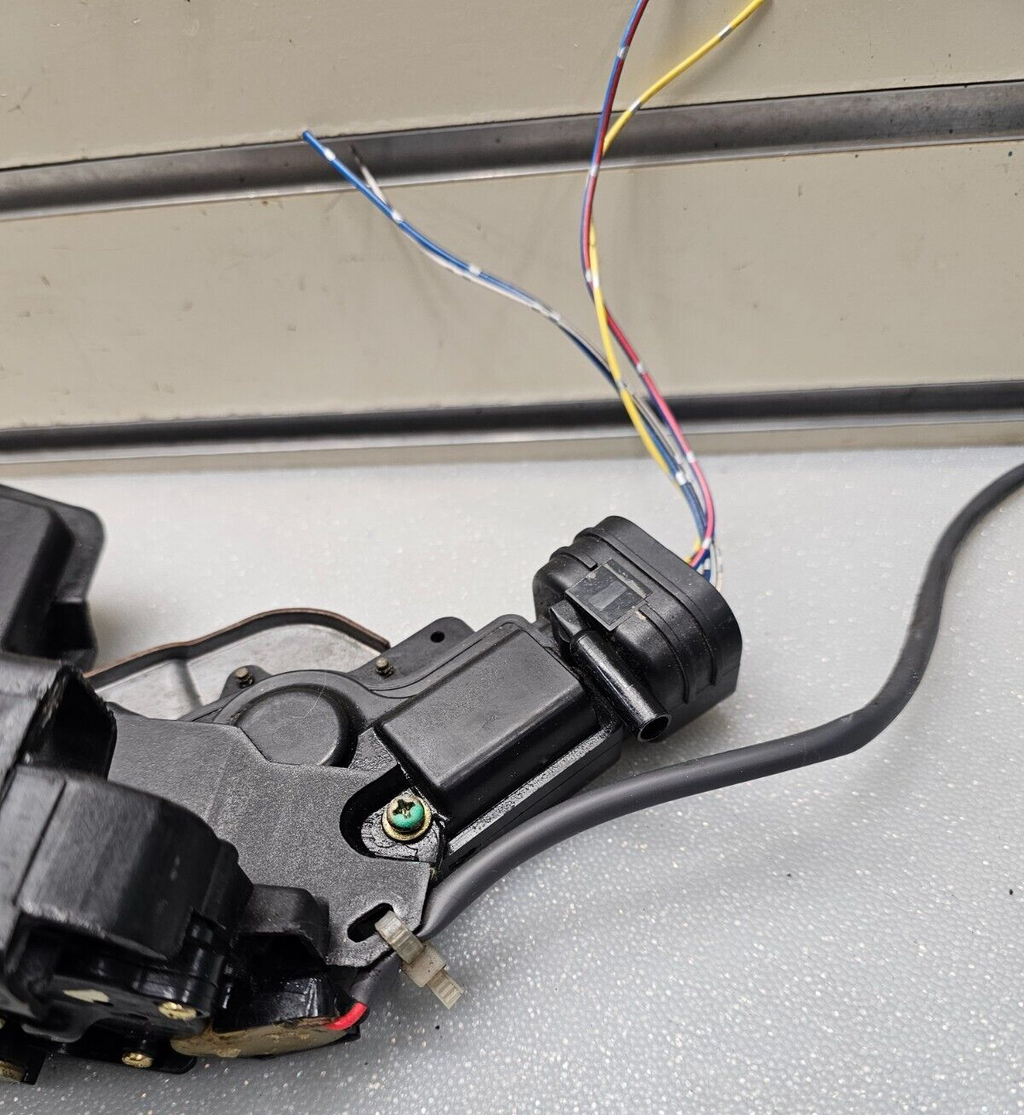 🔥97-01 Toyota Camry 4DR Front Passenger Power Door Lock Actuator Latch Assembly