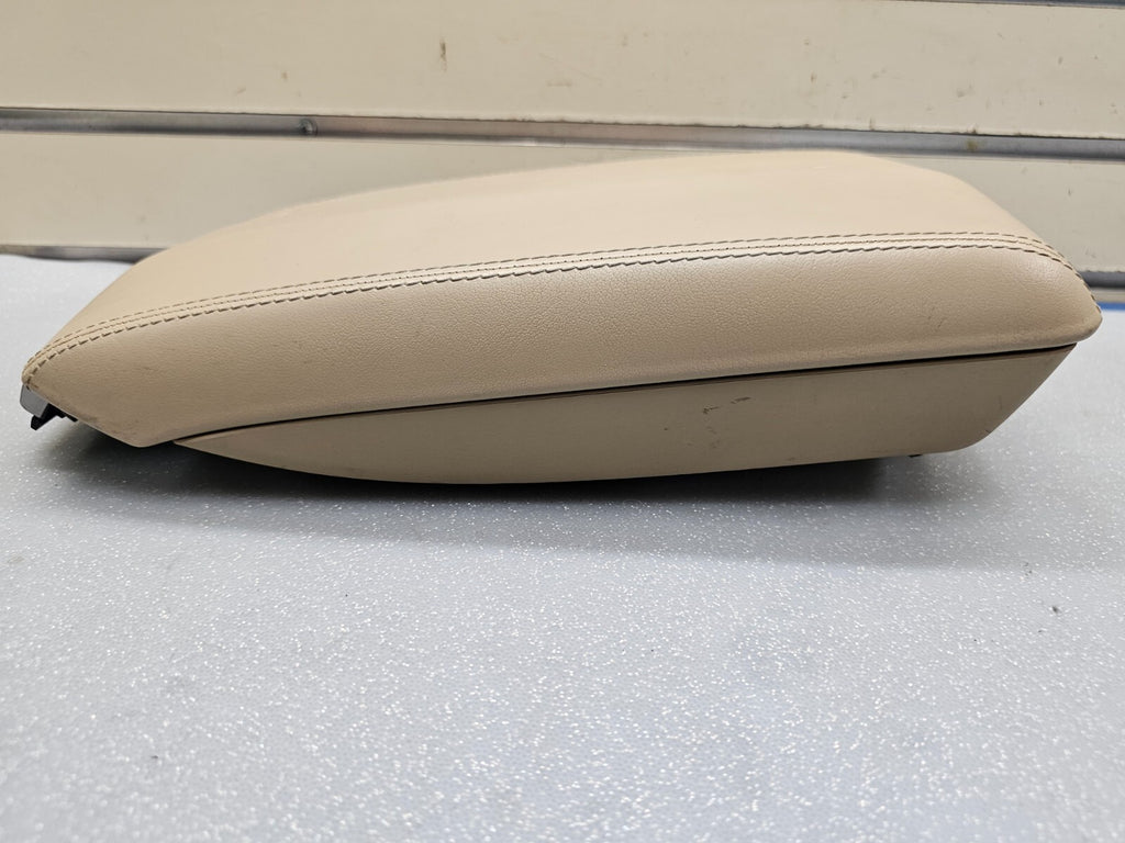 🔥08-13 Cadillac CTS Center Console Lid Armrest Leather Top Pad Assembly TAN