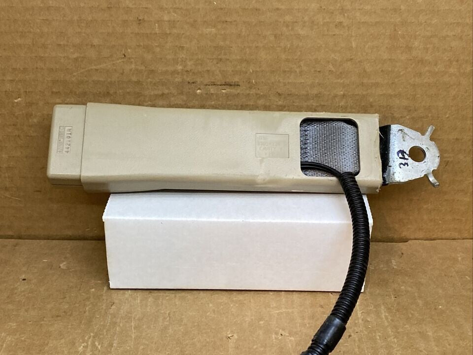 07-14 Silverado Sierra Escalade Front Left Driver Seat Belt Buckle Cashmere OEM