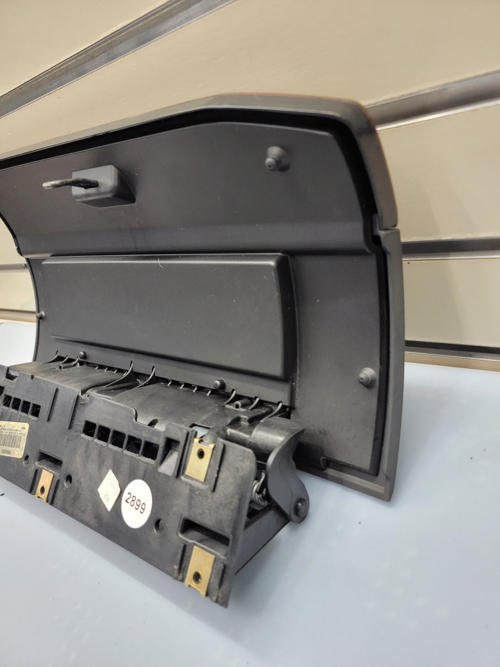🔥08-10 Chrysler Town Country Upper Glove Box Dash Storage Door Lid Compartment