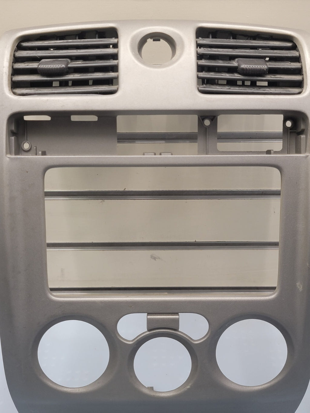 🔥2004-2012 CHEVY COLORADO GMC CANYON CENTER DASH RADIO VENT BEZEL SILVER