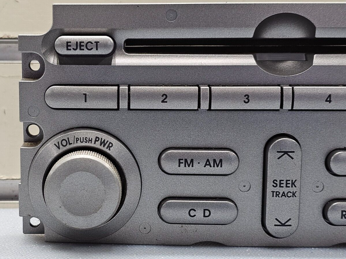 04-05 Mitsubishi ENDEAVOR Dash AM FM Radio CD Player Control Stereo Assembly OEM