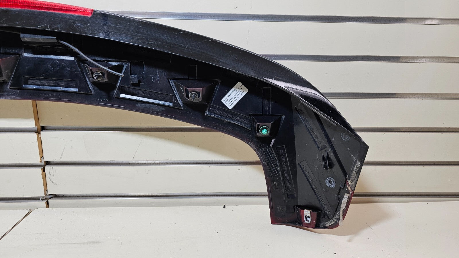 🔥10-16 Cadillac SRX Rear Tail Lift Gate Upper Trunk Spoiler 3rd Brake Light Red