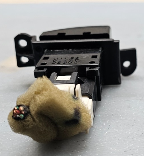 🔥00-04 SUBARU OUTBACK SEDAN 4-DR EMERGENCY HAZARD CONTROL SWITCH BUTTON BLACK