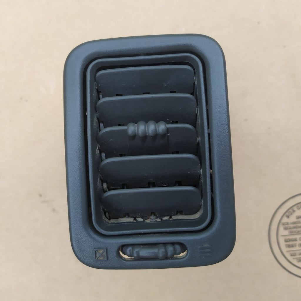 99-06 Silverado ESCALADE Dash A/C Heater AIR VENT Passenger Right DARK GRAY VT11