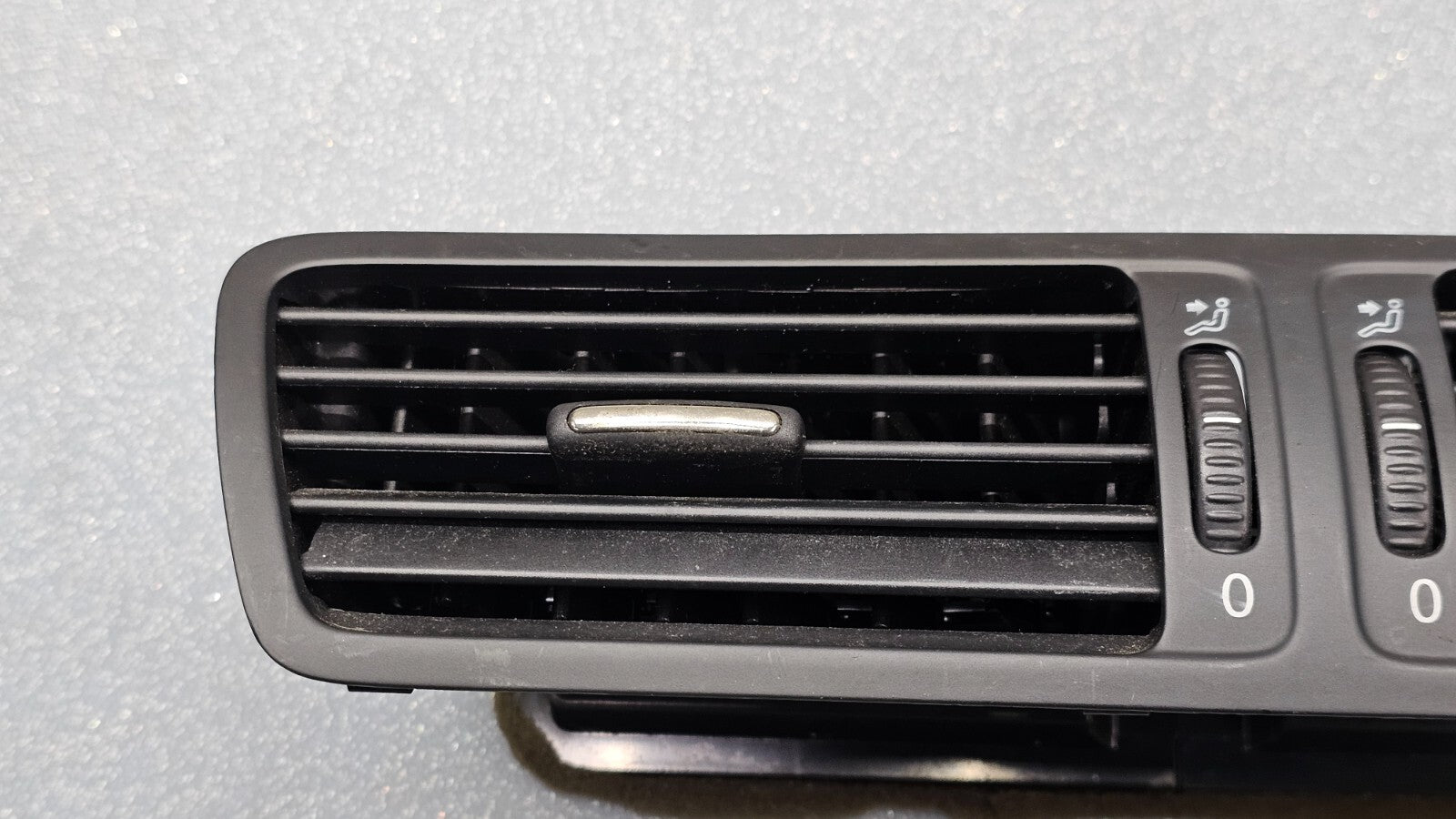 🔥06-10 VW Passat Dash Front Center Air Vent Heater Conditioning Trim Black