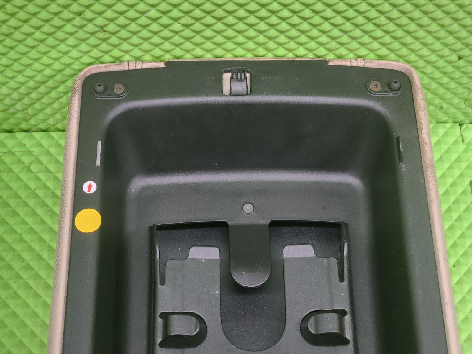 2007-2014 Ford Expedition Center Console Cover Armrest Lid GRAY OEM
