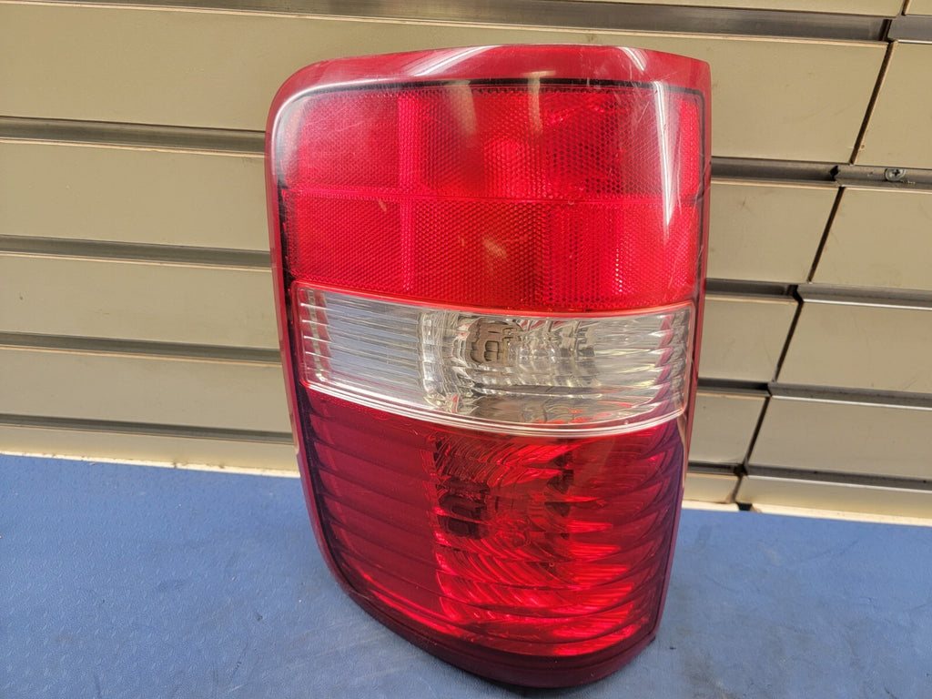 🔥2004-2008 Ford F150 Passenger Side Tail Light Taillight Styleside OEM