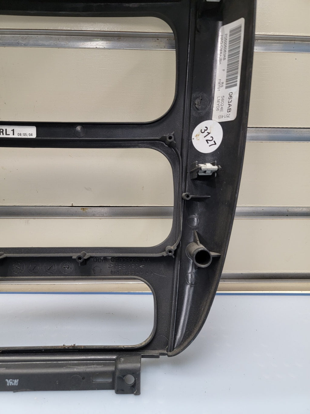 🔥01-07 Dodge Caravan Town & Country Voyager dash radio climate TRIM bezel BLACK