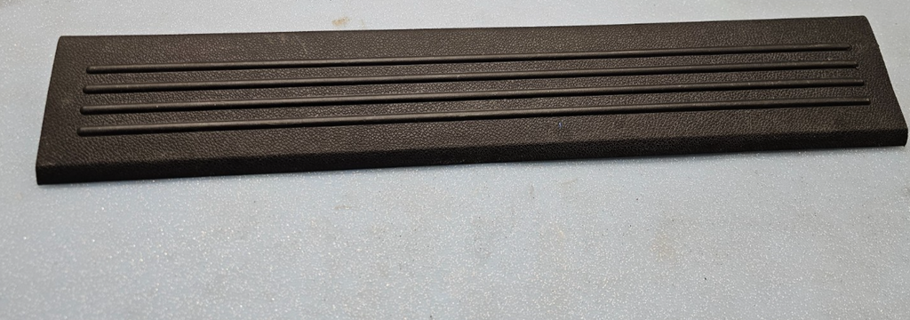 🔥07-14 SILVERADO SIERRA LEFT FRONT CREW CAB DOOR SILL SCUFF PLATE TRIM BLACK