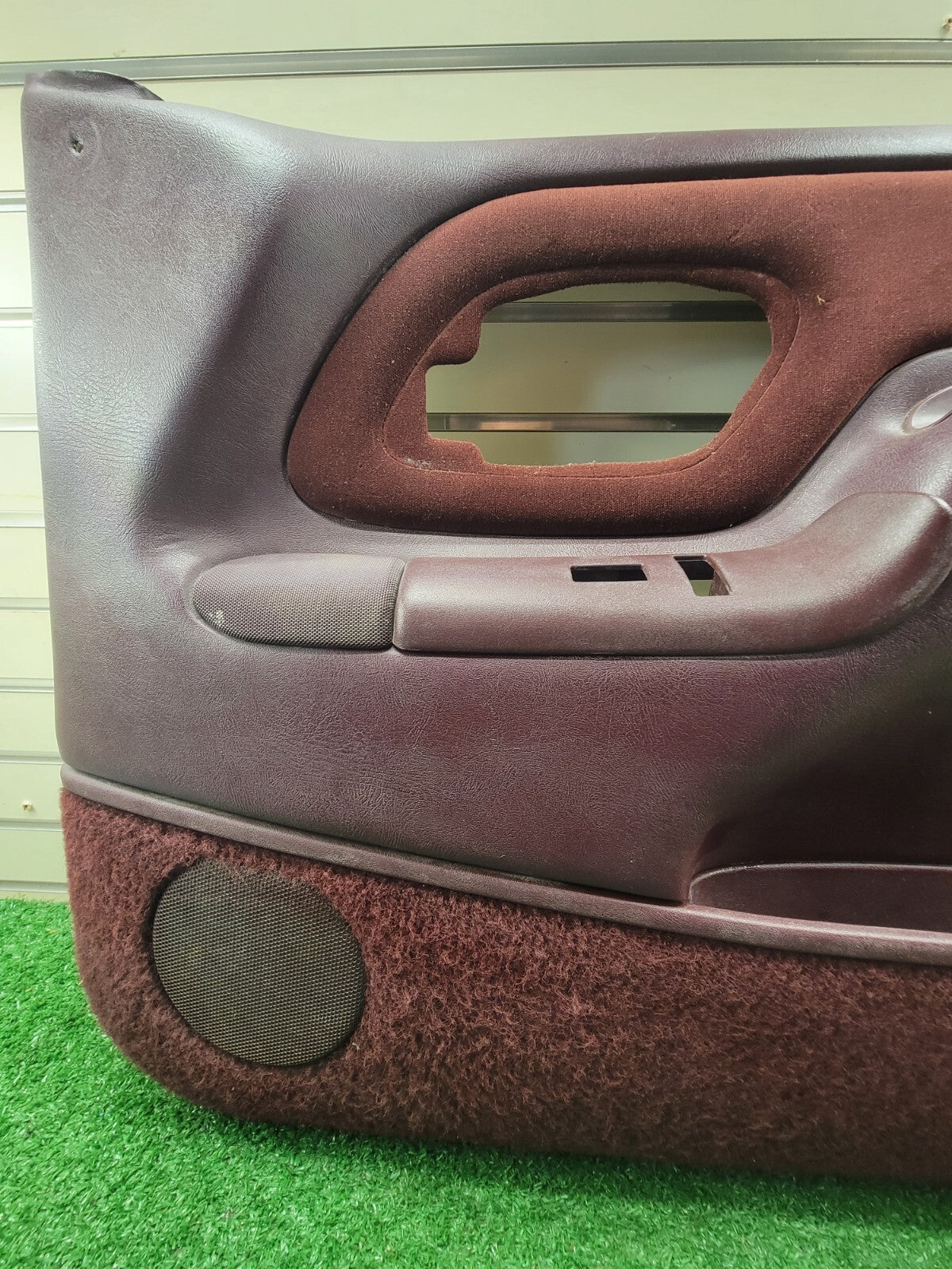 🔥95-99 Chevy GMC Silverado C/K DOOR PANEL Front Passenger Right RED OEM D2