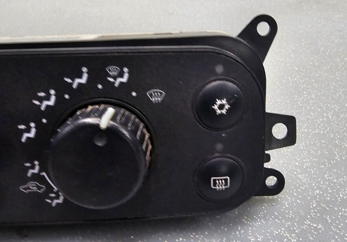02-05 Dodge RAM 1500 Dash AC Heater Climate Temperature Control Air Conditioner