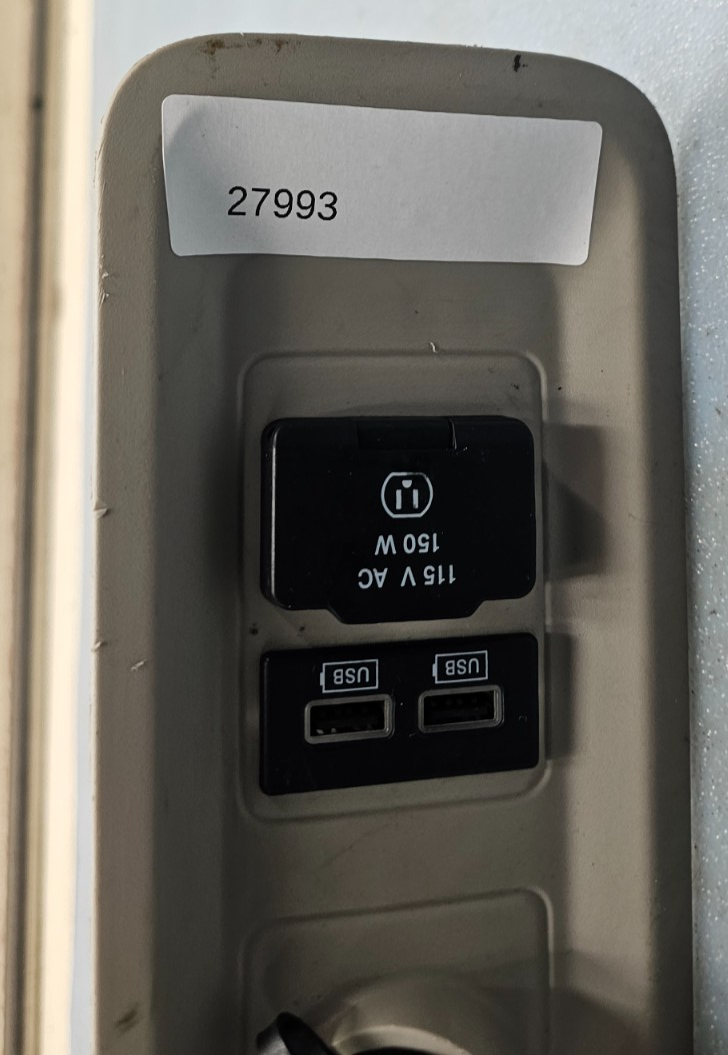 🔥13-20 Town & Country Caravan C/V Rear Power Outlet Housing W/Usb Port Panel