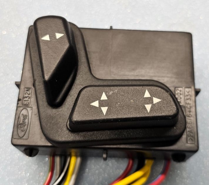 🔥1998–2002 Ford Crown Victoria Grand Marquis Town Car Driver Power Seat Control