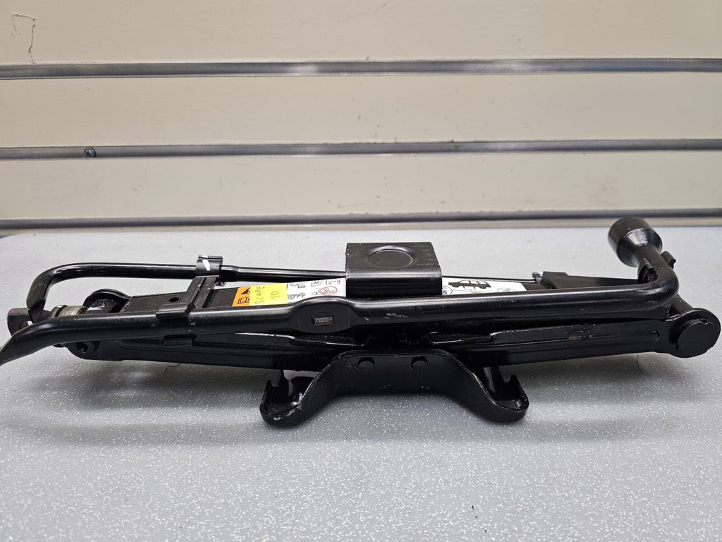 01-12 Ford Escape Mariner Tribute Emergency Scissor Jack Lug Spare Tire Kit/FE