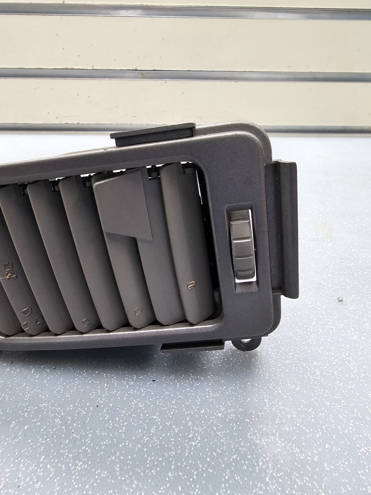 05-15 TITAN ARMADA QX56 DASH LEFT DRIVER AIR VENT HEATER FILTER CONDITIONER GRAY